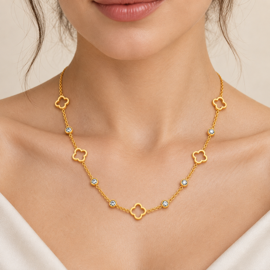Collier Floréa porté par une femme — vue détaillée